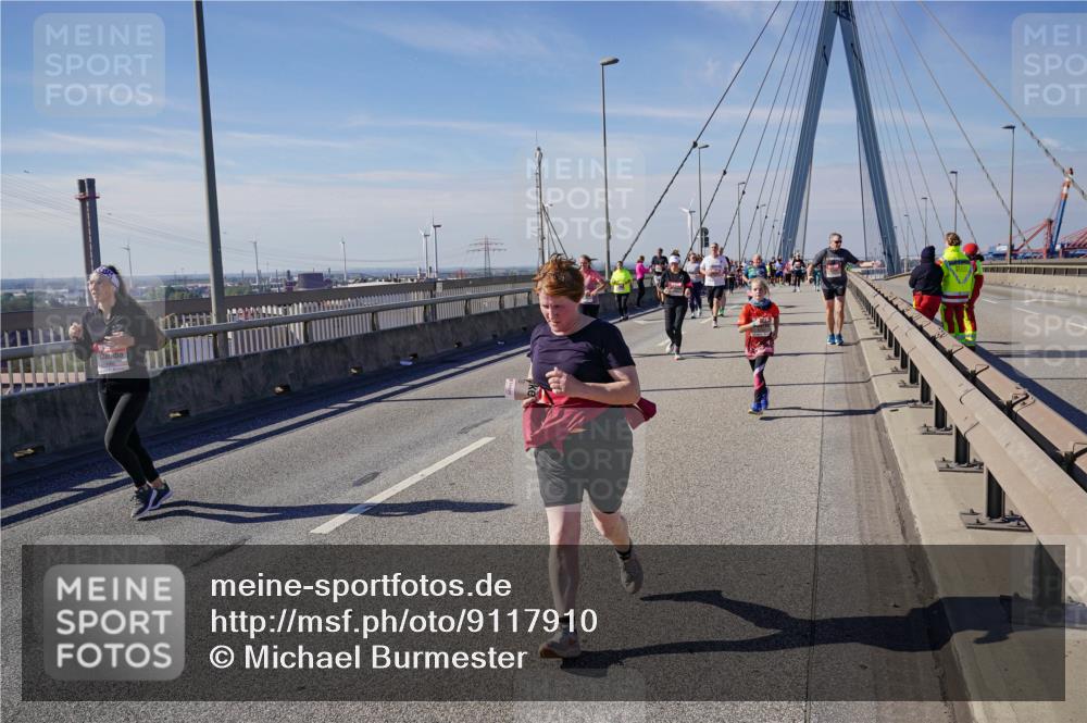 03.10.2025 - Köhlbrandbrückenlauf Michael Burmester http://msf.ph/oto/9117910 03.10.2025 12:59:19 Position 2  meine-sportfotos.de