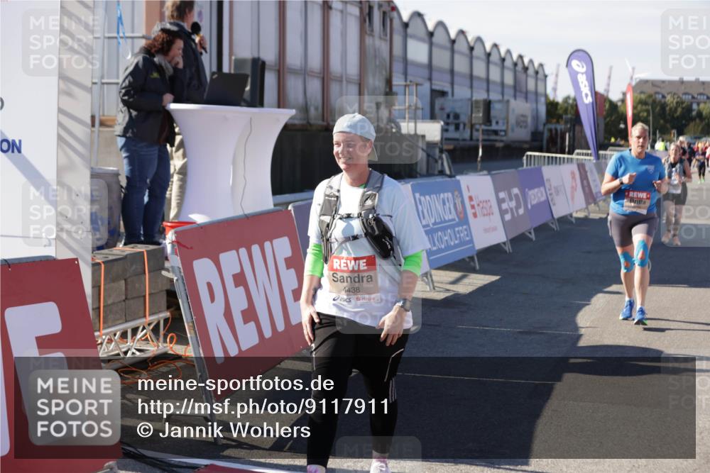 03.10.2025 - Köhlbrandbrückenlauf Jannik Wohlers http://msf.ph/oto/9117911 03.10.2025 13:34:08 Ziel 4438, 4919, 5300, 5593, 6095, 6246, 6420, 6421, 6574 meine-sportfotos.de