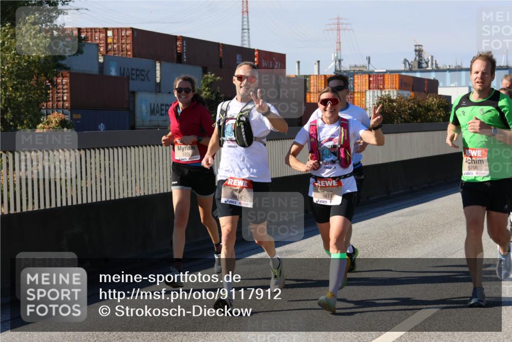 03.10.2025 - Köhlbrandbrückenlauf Strokosch-Dieckow http://msf.ph/oto/9117912 03.10.2025 12:53:43 Position 3 6308, 5705, 6816, 6814 meine-sportfotos.de