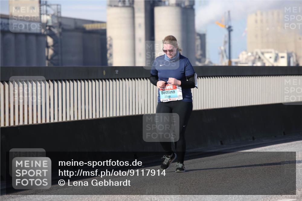 03.10.2025 - Köhlbrandbrückenlauf Lena Gebhardt http://msf.ph/oto/9117914 03.10.2025 10:24:23 Position 2 2546 meine-sportfotos.de