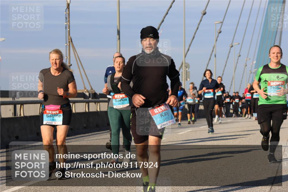03.10.2025 - Köhlbrandbrückenlauf Strokosch-Dieckow http://msf.ph/oto/9117924 03.10.2025 09:51:48 Position 2 1743, 2678, 3419, 27 meine-sportfotos.de