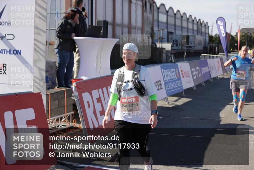 03.10.2025 - Köhlbrandbrückenlauf Jannik Wohlers http://msf.ph/oto/9117933 03.10.2025 13:34:08 Ziel 4438, 4919, 5300, 5593, 6095, 6246, 6420, 6421, 6574 meine-sportfotos.de