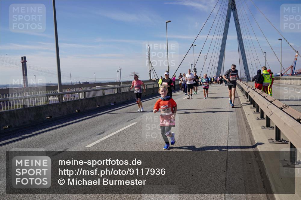 03.10.2025 - Köhlbrandbrückenlauf Michael Burmester http://msf.ph/oto/9117936 03.10.2025 12:59:20 Position 2 5757 meine-sportfotos.de