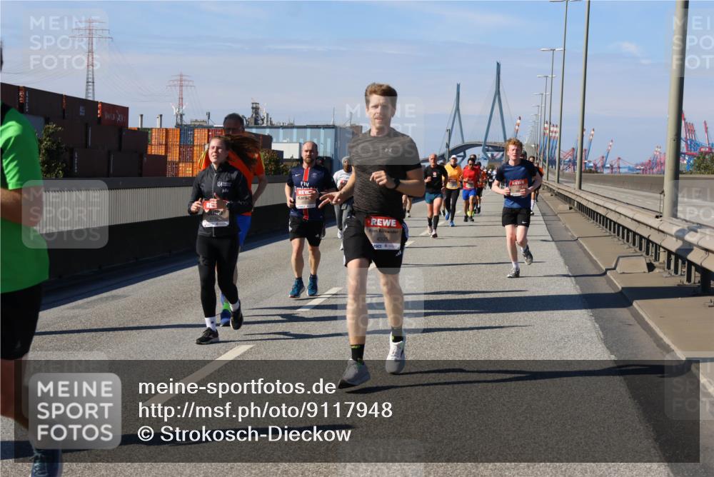 03.10.2025 - Köhlbrandbrückenlauf Strokosch-Dieckow http://msf.ph/oto/9117948 03.10.2025 12:53:45 Position 3 4505 meine-sportfotos.de