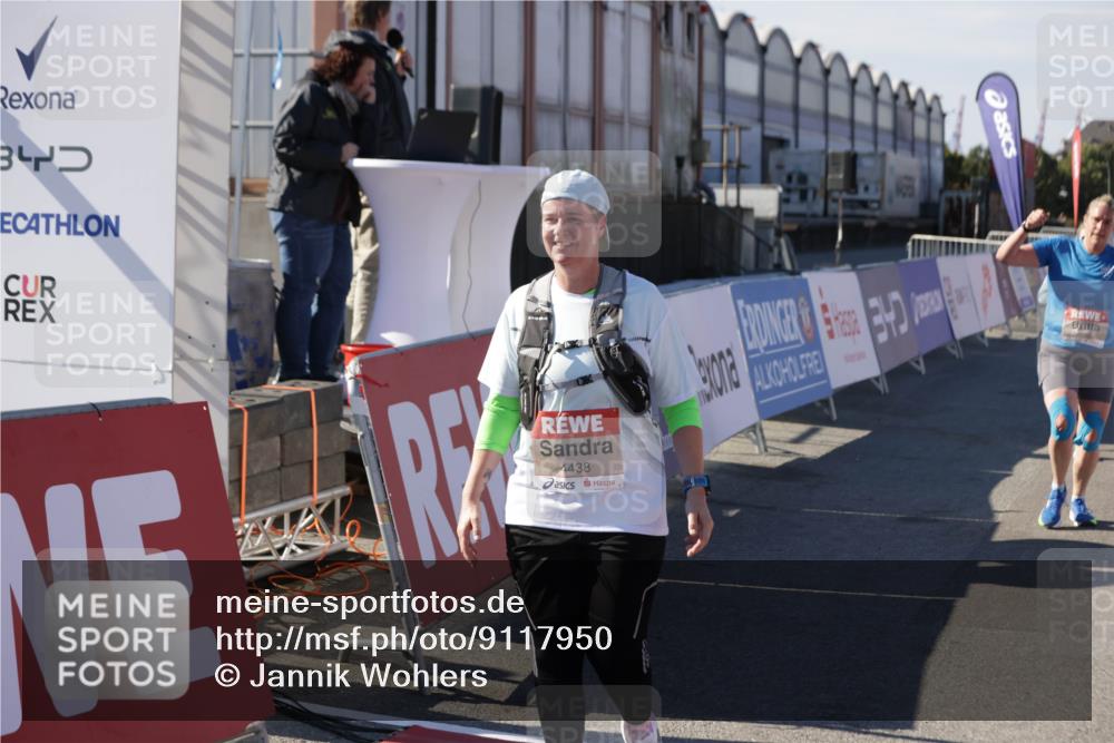 03.10.2025 - Köhlbrandbrückenlauf Jannik Wohlers http://msf.ph/oto/9117950 03.10.2025 13:34:08 Ziel 4438, 4919, 5300, 5593, 6095, 6246, 6420, 6421, 6574 meine-sportfotos.de