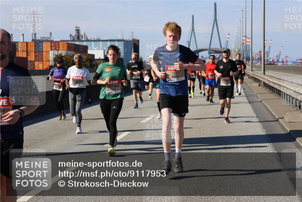 03.10.2025 - Köhlbrandbrückenlauf Strokosch-Dieckow http://msf.ph/oto/9117953 03.10.2025 12:53:48 Position 3 5763, 6803 meine-sportfotos.de