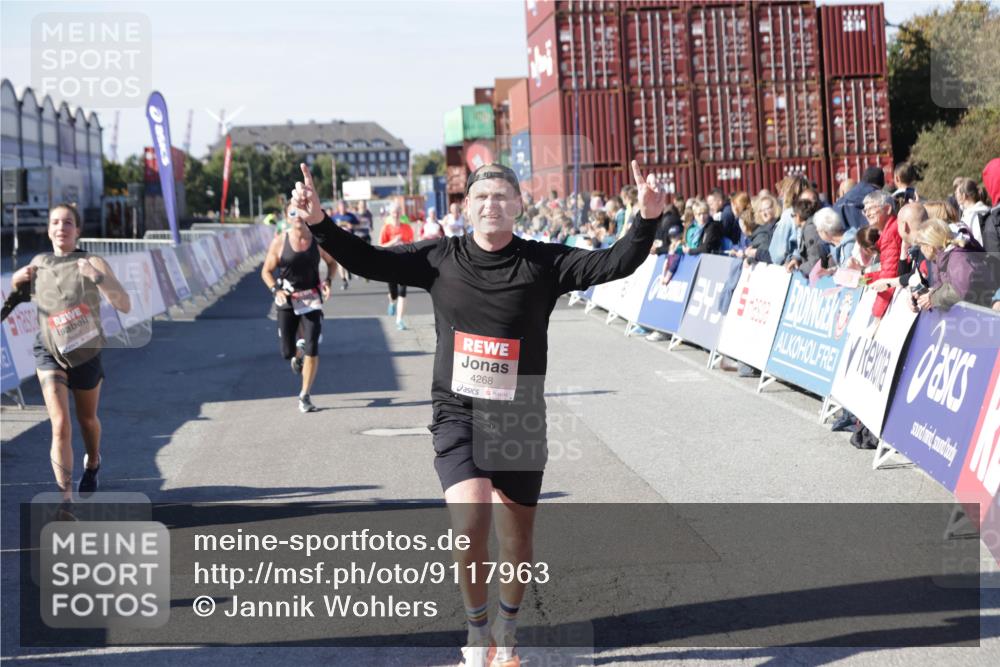 03.10.2025 - Köhlbrandbrückenlauf Jannik Wohlers http://msf.ph/oto/9117963 03.10.2025 13:03:21 Ziel 4085, 4208, 4225, 4268, 4283, 4856, 5048, 5063, 6279, 6612, 6632, 6722, 6784 meine-sportfotos.de