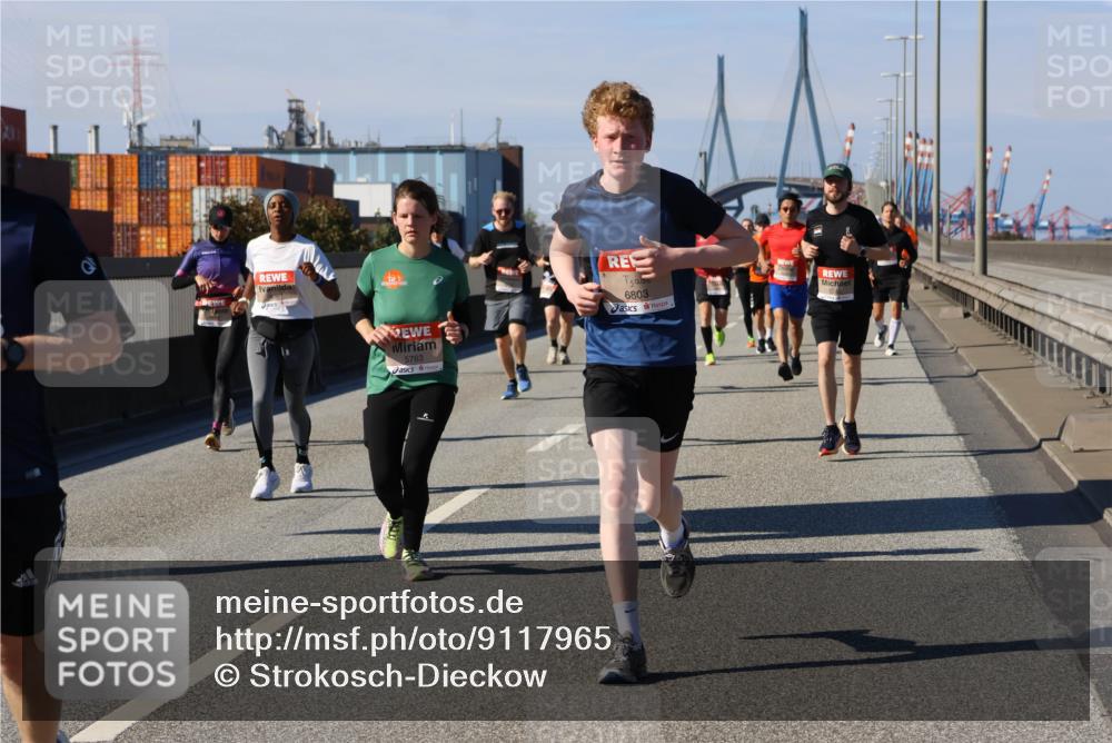 03.10.2025 - Köhlbrandbrückenlauf Strokosch-Dieckow http://msf.ph/oto/9117965 03.10.2025 12:53:48 Position 3 5763, 6803 meine-sportfotos.de