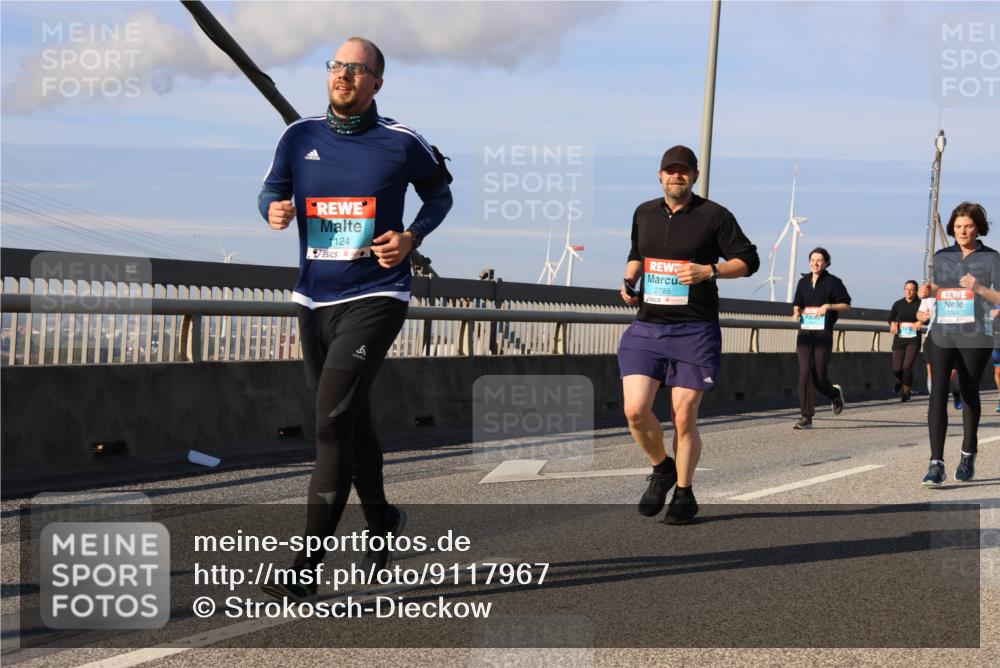03.10.2025 - Köhlbrandbrückenlauf Strokosch-Dieckow http://msf.ph/oto/9117967 03.10.2025 09:51:53 Position 2 1124, 2785, 2064 meine-sportfotos.de