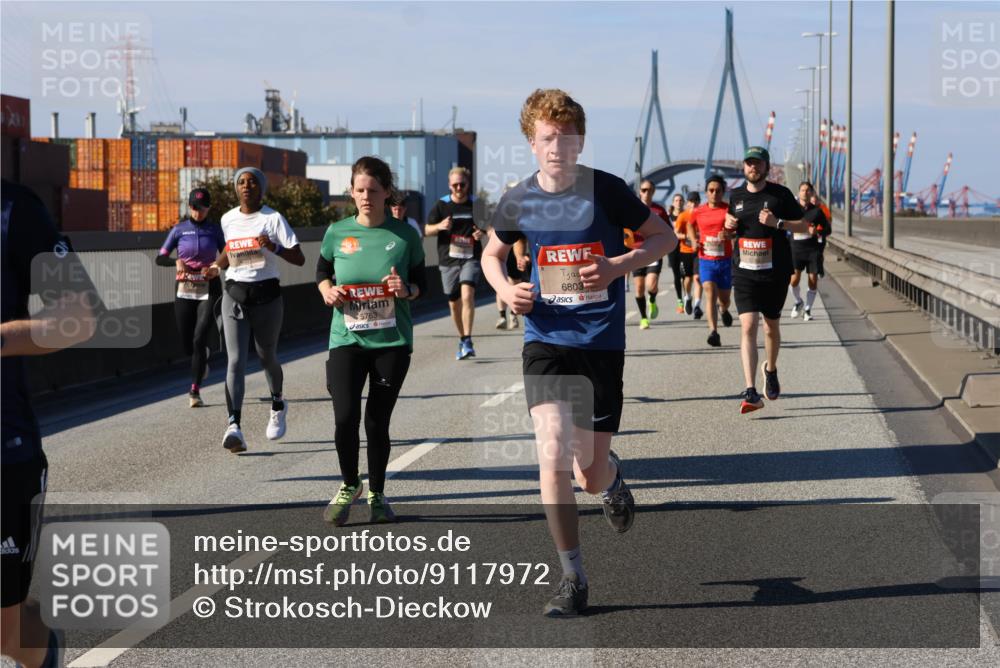 03.10.2025 - Köhlbrandbrückenlauf Strokosch-Dieckow http://msf.ph/oto/9117972 03.10.2025 12:53:48 Position 3 5763, 6803 meine-sportfotos.de
