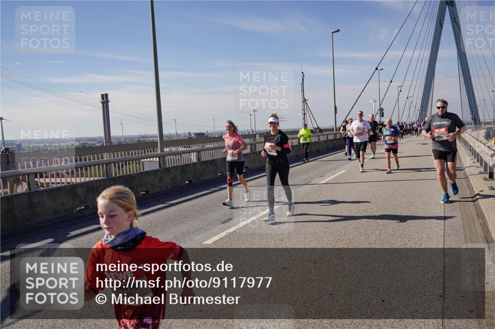 03.10.2025 - Köhlbrandbrückenlauf Michael Burmester http://msf.ph/oto/9117977 03.10.2025 12:59:22 Position 2 5757 meine-sportfotos.de