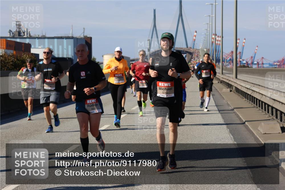 03.10.2025 - Köhlbrandbrückenlauf Strokosch-Dieckow http://msf.ph/oto/9117980 03.10.2025 12:53:50 Position 3 6647, 5242 meine-sportfotos.de