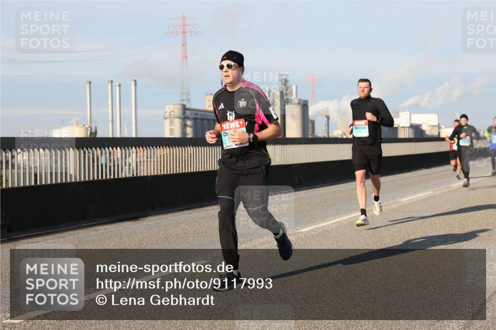 03.10.2025 - Köhlbrandbrückenlauf Lena Gebhardt http://msf.ph/oto/9117993 03.10.2025 09:44:36 Position 2  meine-sportfotos.de