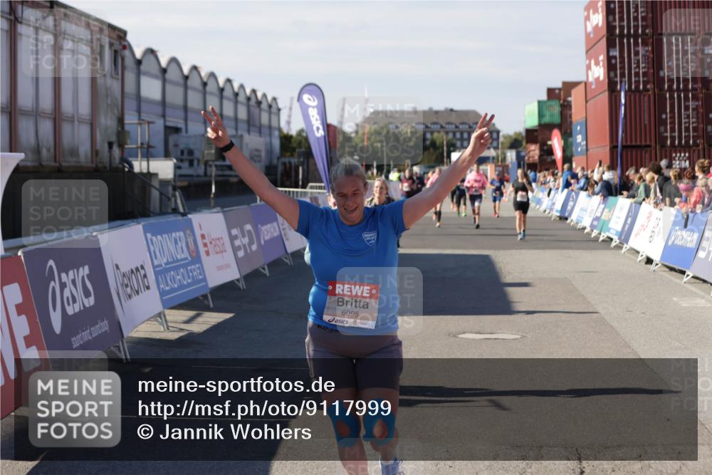 03.10.2025 - Köhlbrandbrückenlauf Jannik Wohlers http://msf.ph/oto/9117999 03.10.2025 13:34:10 Ziel 4438, 5593, 6095, 6420, 6421, 6574 meine-sportfotos.de