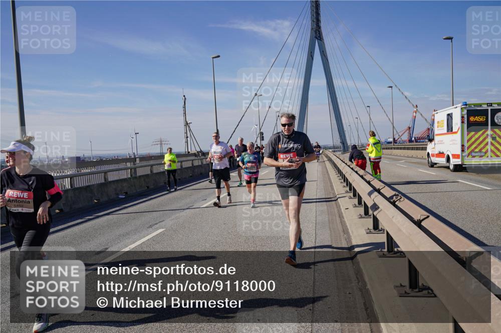 03.10.2025 - Köhlbrandbrückenlauf Michael Burmester http://msf.ph/oto/9118000 03.10.2025 12:59:23 Position 2 5452, 5165 meine-sportfotos.de