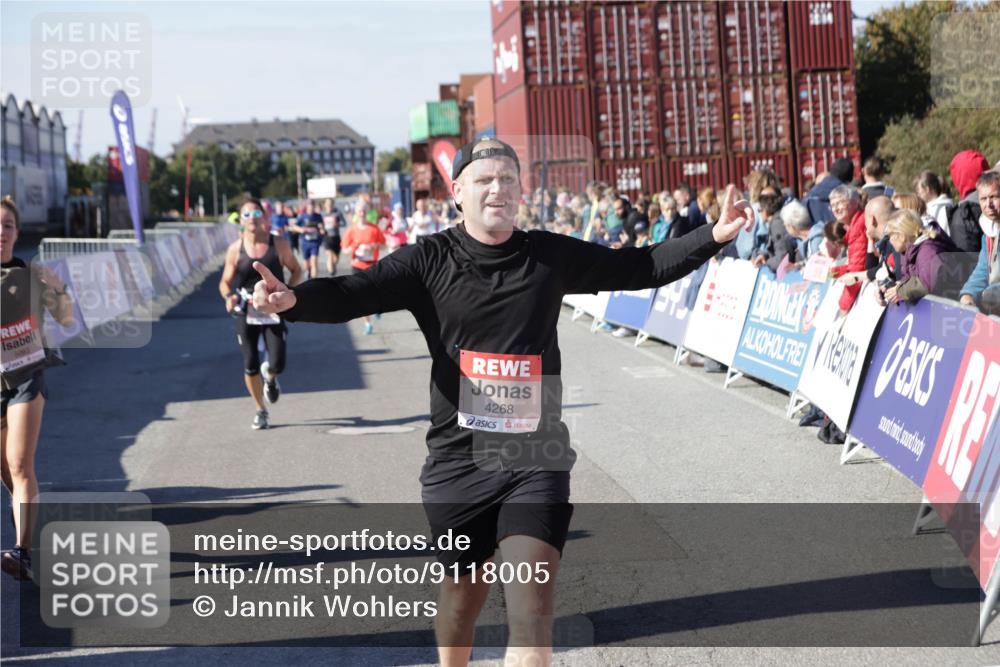 03.10.2025 - Köhlbrandbrückenlauf Jannik Wohlers http://msf.ph/oto/9118005 03.10.2025 13:03:21 Ziel 4085, 4208, 4225, 4268, 4283, 4856, 5048, 5063, 6279, 6612, 6632, 6722, 6784 meine-sportfotos.de