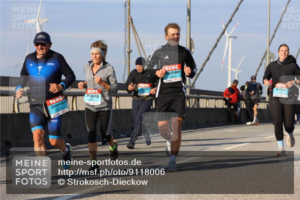 03.10.2025 - Köhlbrandbrückenlauf Strokosch-Dieckow http://msf.ph/oto/9118006 03.10.2025 09:51:57 Position 2 2974, 2423, 2422, 2670 meine-sportfotos.de