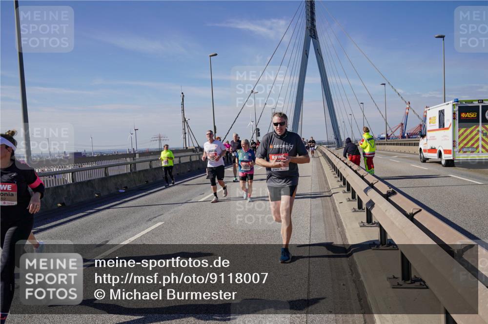 03.10.2025 - Köhlbrandbrückenlauf Michael Burmester http://msf.ph/oto/9118007 03.10.2025 12:59:23 Position 2 52 meine-sportfotos.de