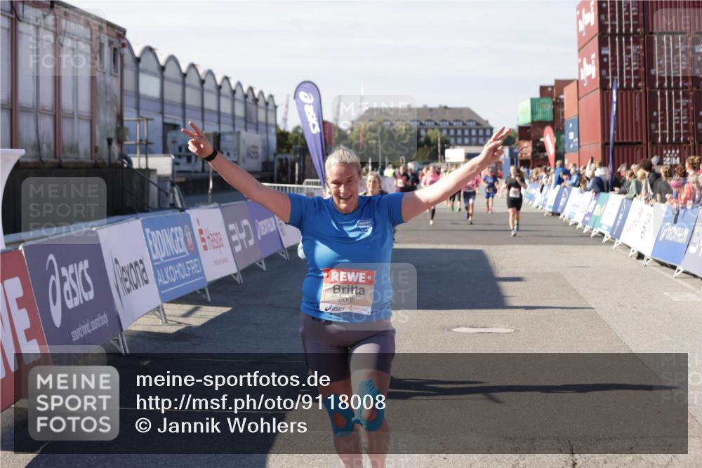 03.10.2025 - Köhlbrandbrückenlauf Jannik Wohlers http://msf.ph/oto/9118008 03.10.2025 13:34:10 Ziel 4438, 5593, 6095, 6420, 6421, 6574 meine-sportfotos.de