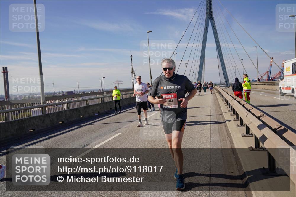 03.10.2025 - Köhlbrandbrückenlauf Michael Burmester http://msf.ph/oto/9118017 03.10.2025 12:59:23 Position 2 5755 meine-sportfotos.de