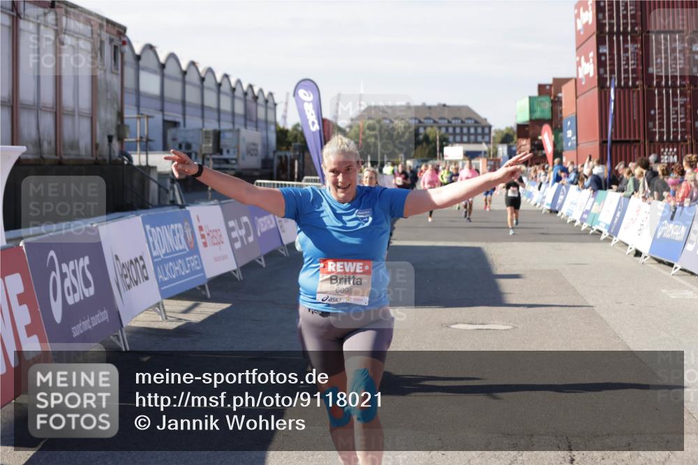 03.10.2025 - Köhlbrandbrückenlauf Jannik Wohlers http://msf.ph/oto/9118021 03.10.2025 13:34:10 Ziel 4438, 5593, 6095, 6420, 6421, 6574 meine-sportfotos.de