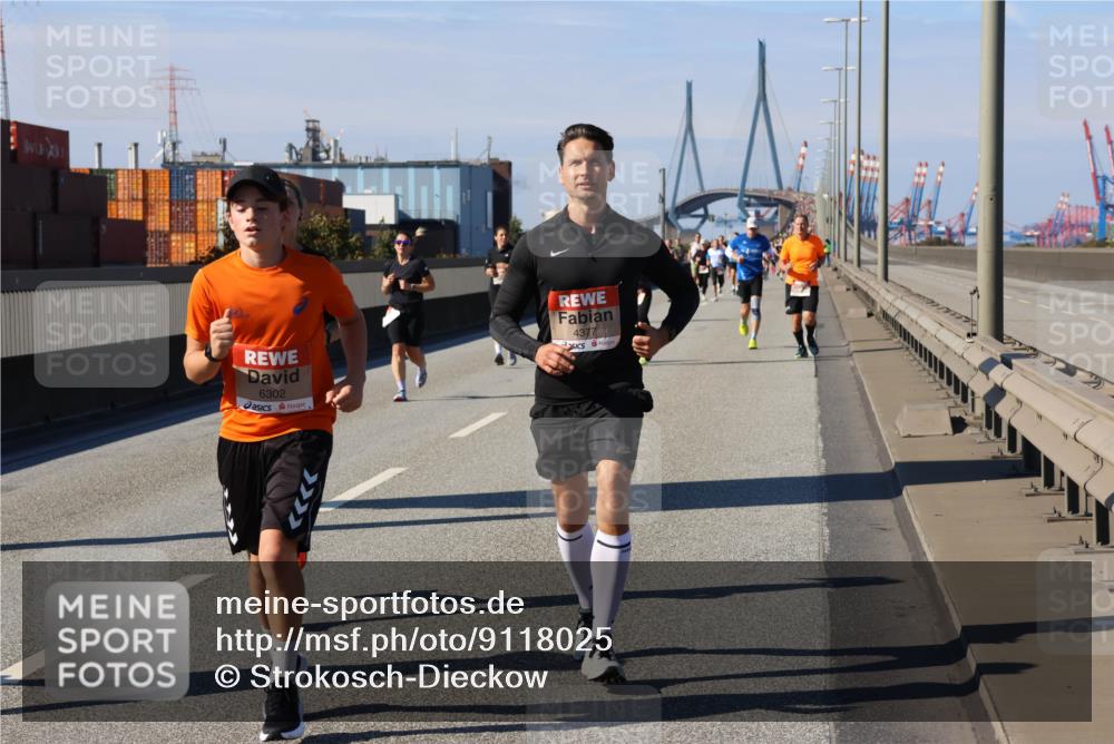 03.10.2025 - Köhlbrandbrückenlauf Strokosch-Dieckow http://msf.ph/oto/9118025 03.10.2025 12:53:57 Position 3 6302, 43770 meine-sportfotos.de