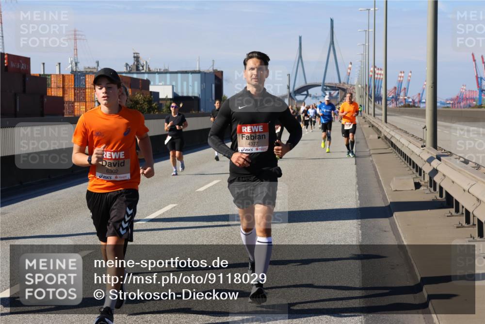 03.10.2025 - Köhlbrandbrückenlauf Strokosch-Dieckow http://msf.ph/oto/9118029 03.10.2025 12:53:57 Position 3 6302, 4377 meine-sportfotos.de
