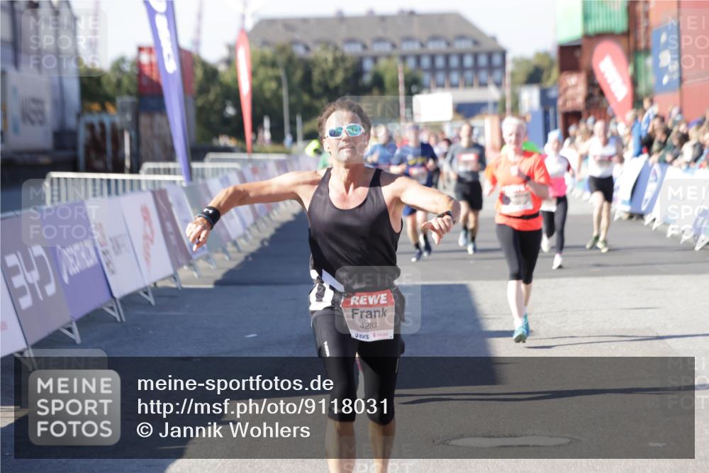 03.10.2025 - Köhlbrandbrückenlauf Jannik Wohlers http://msf.ph/oto/9118031 03.10.2025 13:03:22 Ziel 4085, 4208, 4225, 4268, 4283, 4454, 4856, 5048, 5063, 6279, 6612, 6632, 6722, 6784 meine-sportfotos.de