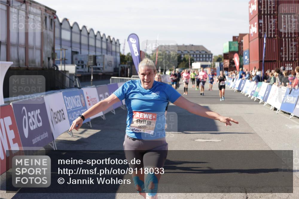 03.10.2025 - Köhlbrandbrückenlauf Jannik Wohlers http://msf.ph/oto/9118033 03.10.2025 13:34:10 Ziel 4438, 5593, 6095, 6420, 6421, 6574 meine-sportfotos.de