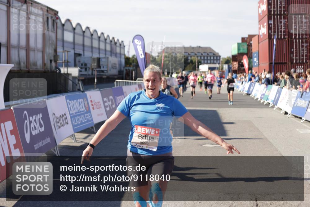 03.10.2025 - Köhlbrandbrückenlauf Jannik Wohlers http://msf.ph/oto/9118040 03.10.2025 13:34:10 Ziel 4438, 5593, 6095, 6420, 6421, 6574 meine-sportfotos.de