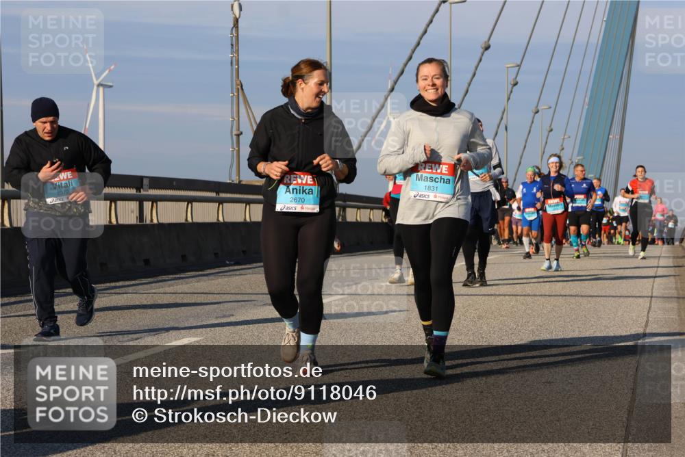 03.10.2025 - Köhlbrandbrückenlauf Strokosch-Dieckow http://msf.ph/oto/9118046 03.10.2025 09:52:00 Position 2 2372, 2670, 1831 meine-sportfotos.de