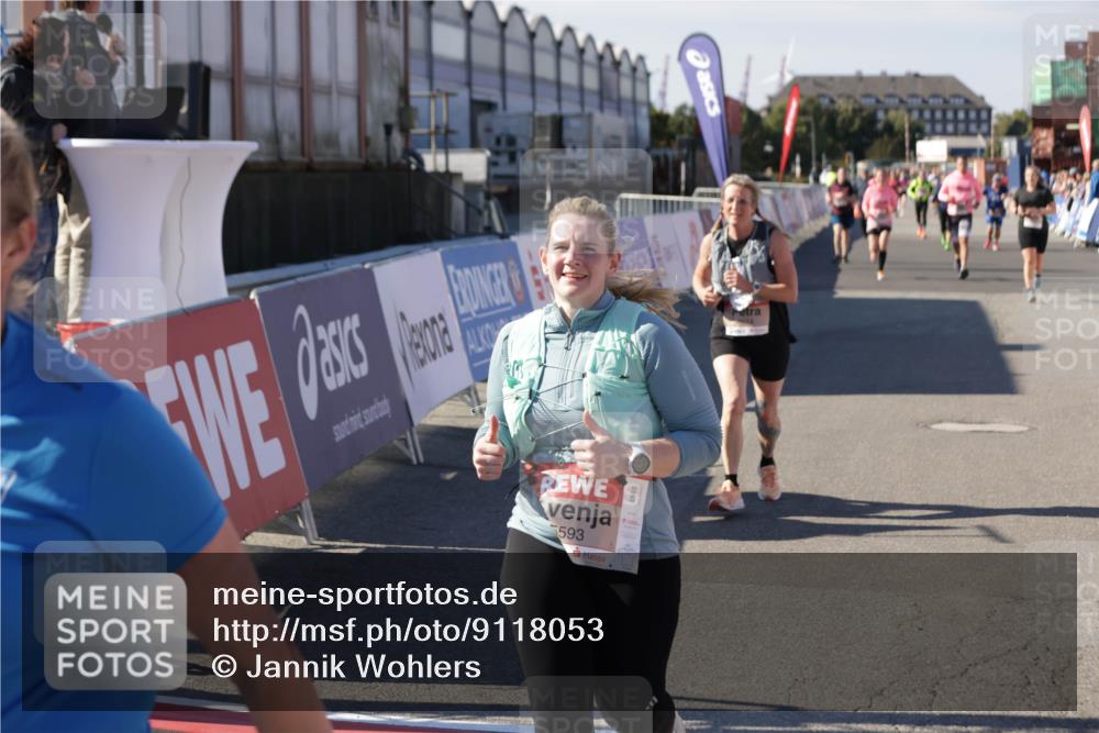 03.10.2025 - Köhlbrandbrückenlauf Jannik Wohlers http://msf.ph/oto/9118053 03.10.2025 13:34:12 Ziel 4438, 4674, 5593, 6095, 6421, 6574 meine-sportfotos.de