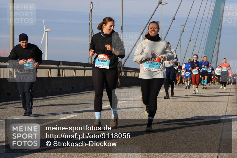 03.10.2025 - Köhlbrandbrückenlauf Strokosch-Dieckow http://msf.ph/oto/9118056 03.10.2025 09:52:00 Position 2 2670, 1831 meine-sportfotos.de