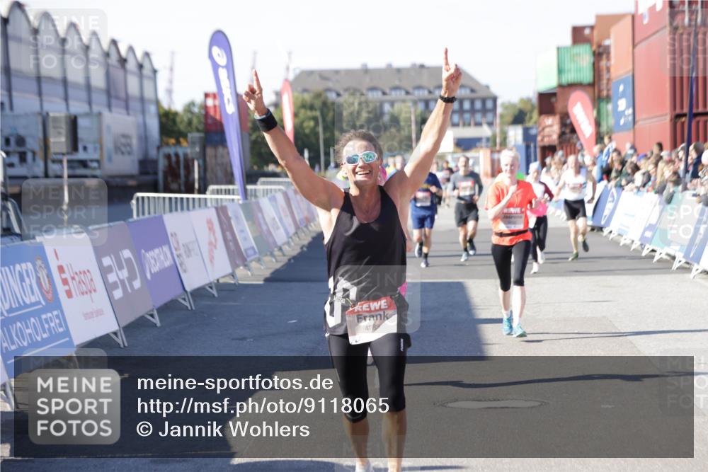 03.10.2025 - Köhlbrandbrückenlauf Jannik Wohlers http://msf.ph/oto/9118065 03.10.2025 13:03:23 Ziel 4085, 4208, 4225, 4268, 4283, 4300, 4454, 4856, 5048, 5063, 6207, 6279, 6612, 6632, 6722, 6784 meine-sportfotos.de