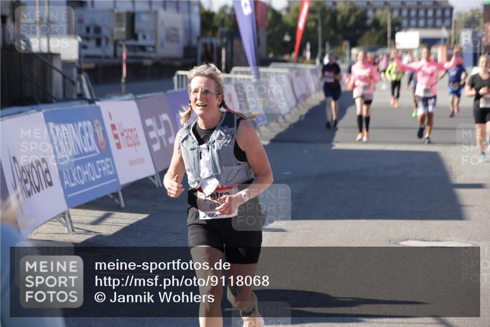 03.10.2025 - Köhlbrandbrückenlauf Jannik Wohlers http://msf.ph/oto/9118068 03.10.2025 13:34:13 Ziel 4438, 4674, 5207, 5221, 5593, 6095, 6574 meine-sportfotos.de