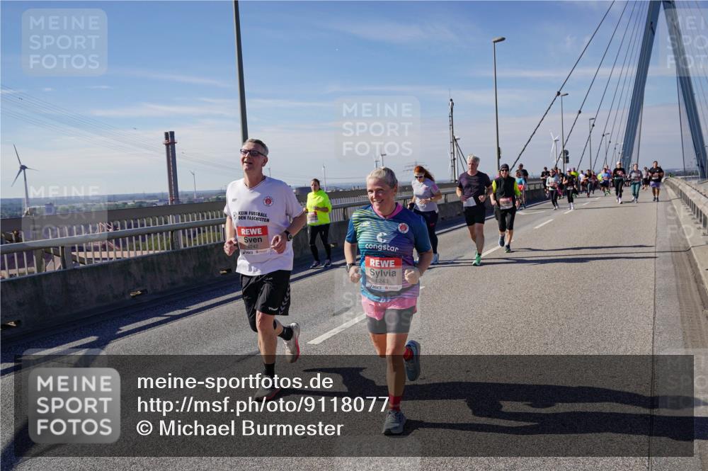 03.10.2025 - Köhlbrandbrückenlauf Michael Burmester http://msf.ph/oto/9118077 03.10.2025 12:59:26 Position 2 6242, 6243 meine-sportfotos.de