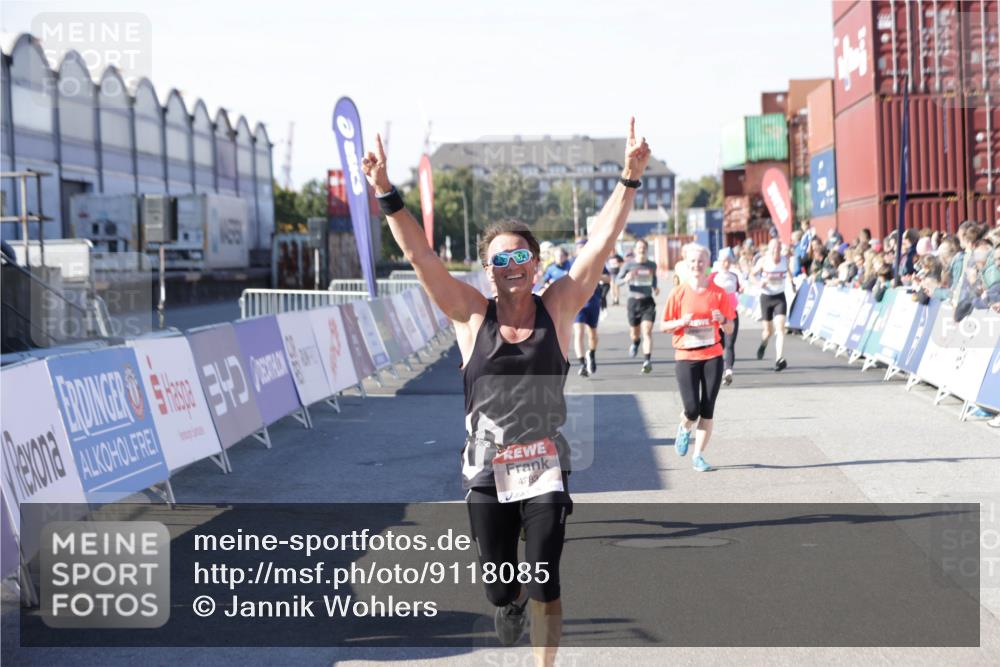 03.10.2025 - Köhlbrandbrückenlauf Jannik Wohlers http://msf.ph/oto/9118085 03.10.2025 13:03:23 Ziel 4085, 4208, 4225, 4268, 4283, 4300, 4454, 4856, 5048, 5063, 6207, 6279, 6612, 6632, 6722, 6784 meine-sportfotos.de