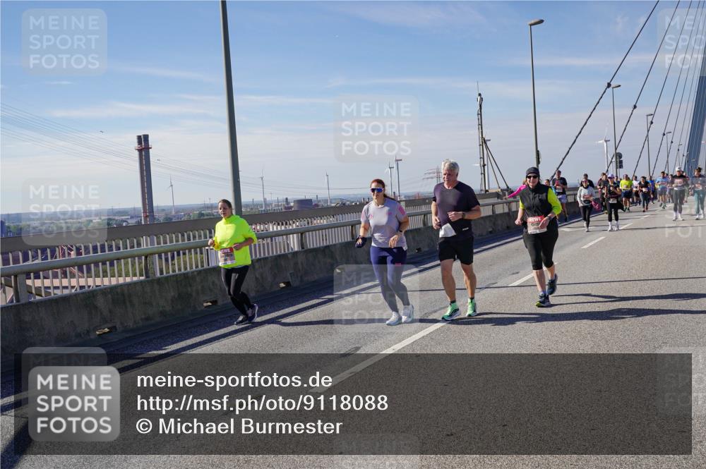 03.10.2025 - Köhlbrandbrückenlauf Michael Burmester http://msf.ph/oto/9118088 03.10.2025 12:59:27 Position 2  meine-sportfotos.de