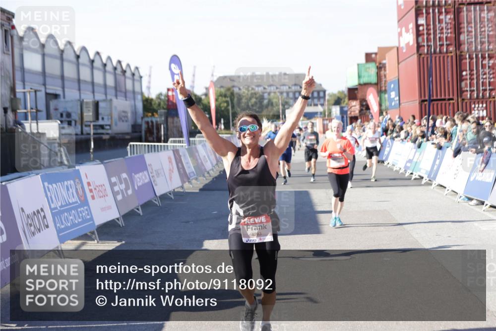 03.10.2025 - Köhlbrandbrückenlauf Jannik Wohlers http://msf.ph/oto/9118092 03.10.2025 13:03:23 Ziel 4085, 4208, 4225, 4268, 4283, 4300, 4454, 4856, 5048, 5063, 6207, 6279, 6612, 6632, 6722, 6784 meine-sportfotos.de