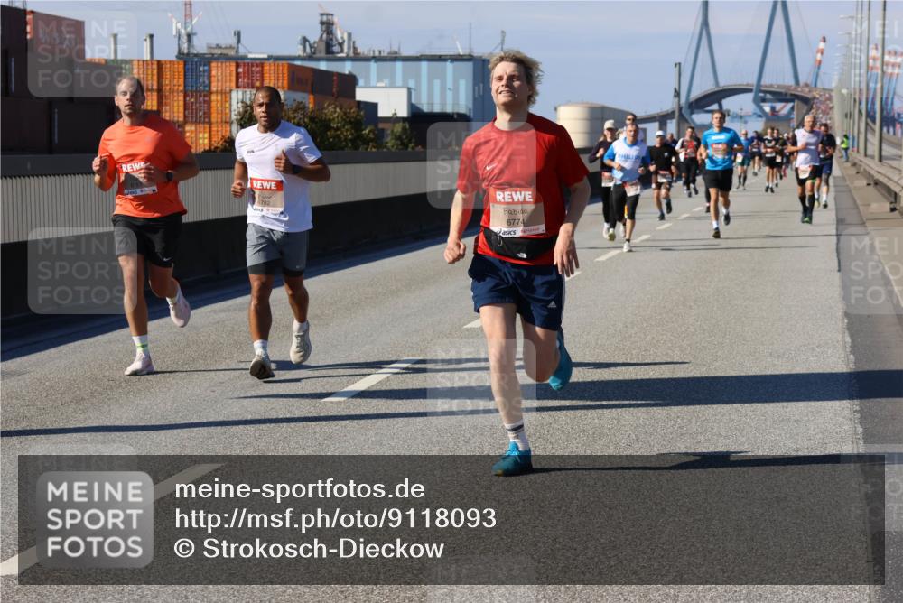 03.10.2025 - Köhlbrandbrückenlauf Strokosch-Dieckow http://msf.ph/oto/9118093 03.10.2025 12:54:09 Position 3 6782, 6774 meine-sportfotos.de