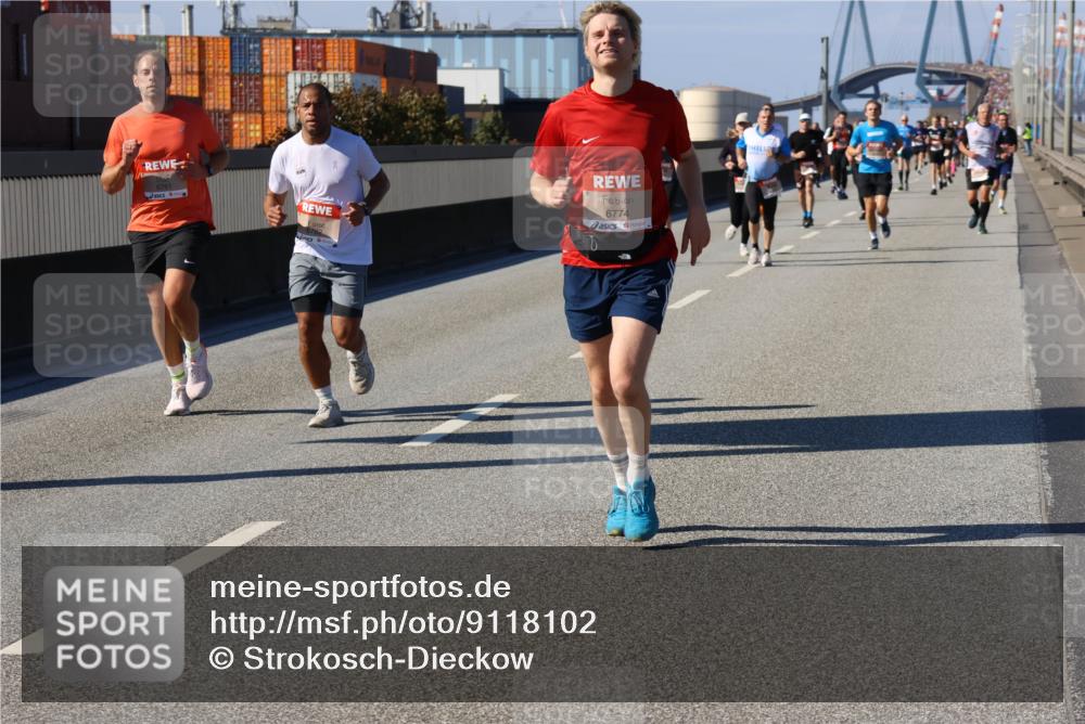 03.10.2025 - Köhlbrandbrückenlauf Strokosch-Dieckow http://msf.ph/oto/9118102 03.10.2025 12:54:09 Position 3 6781, 6774 meine-sportfotos.de