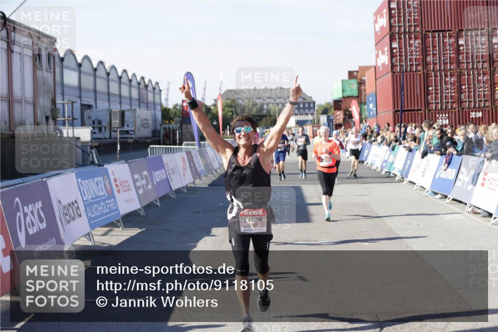 03.10.2025 - Köhlbrandbrückenlauf Jannik Wohlers http://msf.ph/oto/9118105 03.10.2025 13:03:23 Ziel 4085, 4208, 4225, 4268, 4283, 4300, 4454, 4856, 5048, 5063, 6207, 6279, 6612, 6632, 6722, 6784 meine-sportfotos.de