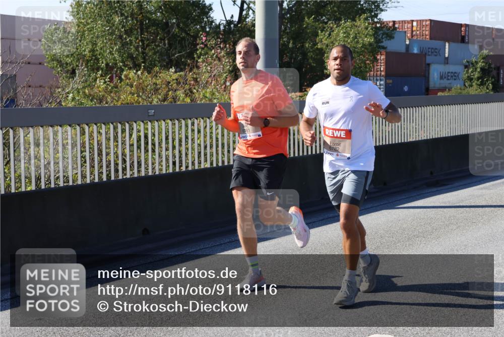 03.10.2025 - Köhlbrandbrückenlauf Strokosch-Dieckow http://msf.ph/oto/9118116 03.10.2025 12:54:12 Position 3 880, 6781, 6782 meine-sportfotos.de