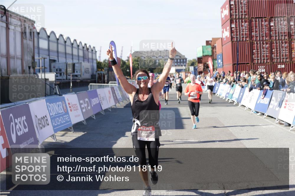 03.10.2025 - Köhlbrandbrückenlauf Jannik Wohlers http://msf.ph/oto/9118119 03.10.2025 13:03:23 Ziel 4085, 4208, 4225, 4268, 4283, 4300, 4454, 4856, 5048, 5063, 6207, 6279, 6612, 6632, 6722, 6784 meine-sportfotos.de