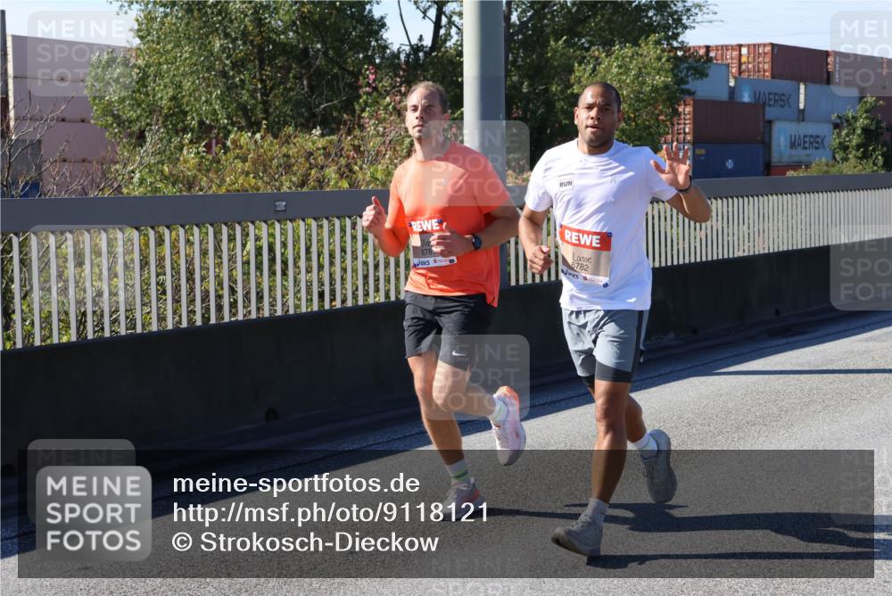 03.10.2025 - Köhlbrandbrückenlauf Strokosch-Dieckow http://msf.ph/oto/9118121 03.10.2025 12:54:12 Position 3 678, 6782 meine-sportfotos.de