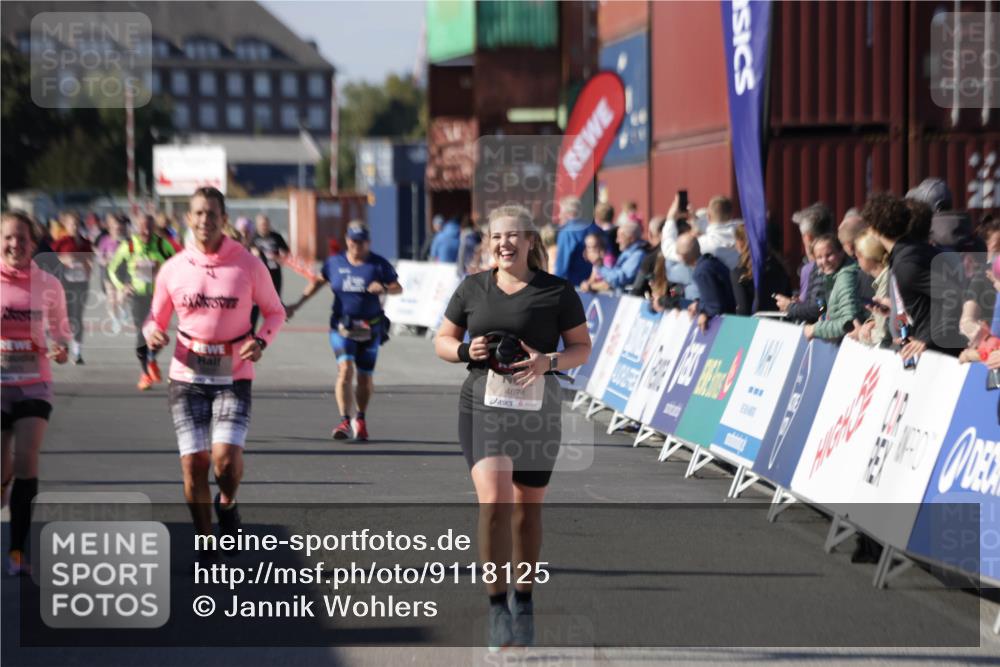 03.10.2025 - Köhlbrandbrückenlauf Jannik Wohlers http://msf.ph/oto/9118125 03.10.2025 13:34:15 Ziel 4438, 4674, 5207, 5221, 5593, 6095, 6574 meine-sportfotos.de