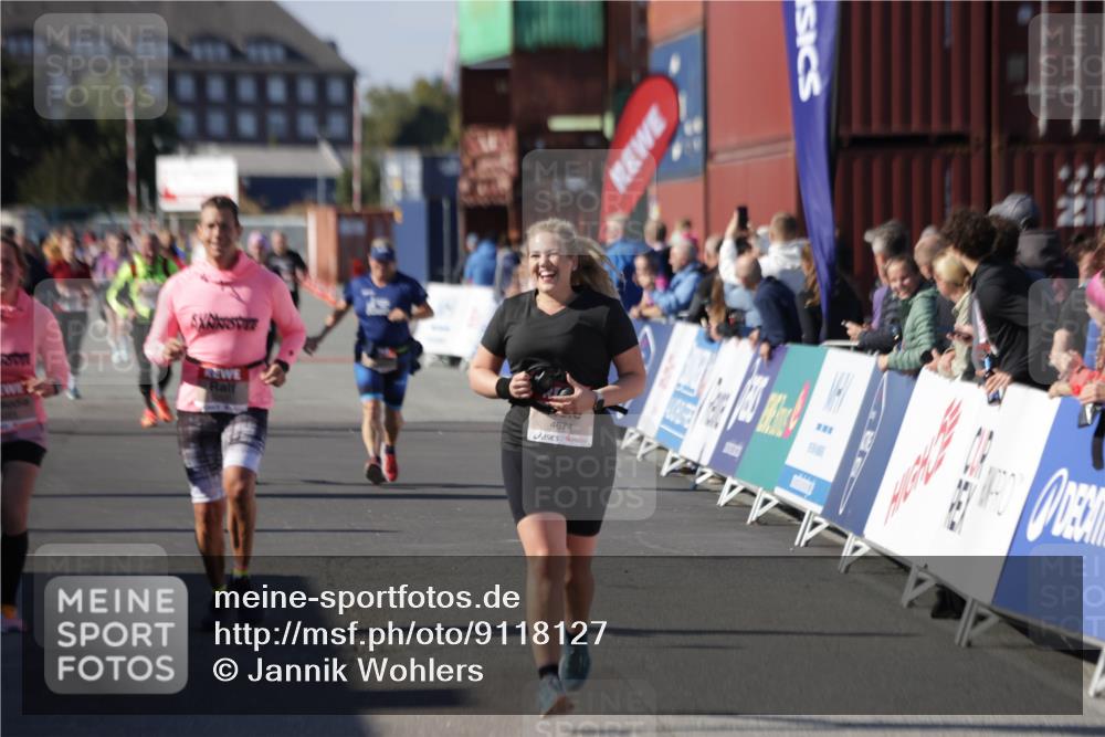 03.10.2025 - Köhlbrandbrückenlauf Jannik Wohlers http://msf.ph/oto/9118127 03.10.2025 13:34:15 Ziel 4438, 4674, 5207, 5221, 5593, 6095, 6574 meine-sportfotos.de