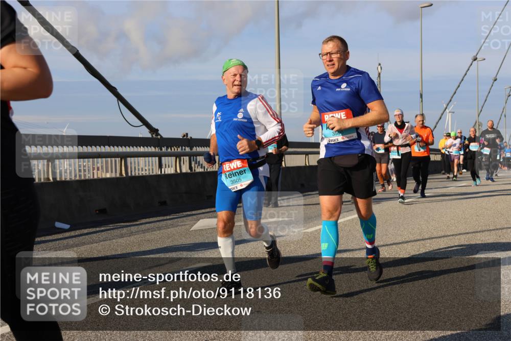 03.10.2025 - Köhlbrandbrückenlauf Strokosch-Dieckow http://msf.ph/oto/9118136 03.10.2025 09:52:10 Position 2 3506, 3505 meine-sportfotos.de