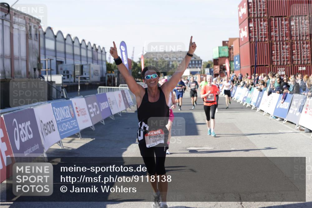 03.10.2025 - Köhlbrandbrückenlauf Jannik Wohlers http://msf.ph/oto/9118138 03.10.2025 13:03:23 Ziel 4085, 4208, 4225, 4268, 4283, 4300, 4454, 4856, 5048, 5063, 6207, 6279, 6612, 6632, 6722, 6784 meine-sportfotos.de