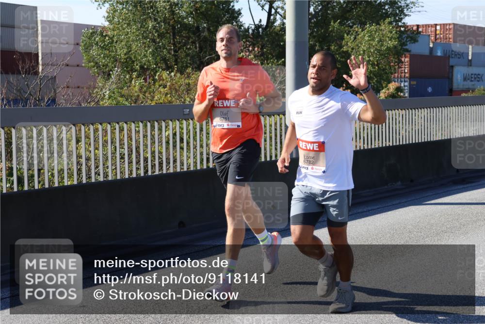 03.10.2025 - Köhlbrandbrückenlauf Strokosch-Dieckow http://msf.ph/oto/9118141 03.10.2025 12:54:13 Position 3 6781, 6782 meine-sportfotos.de
